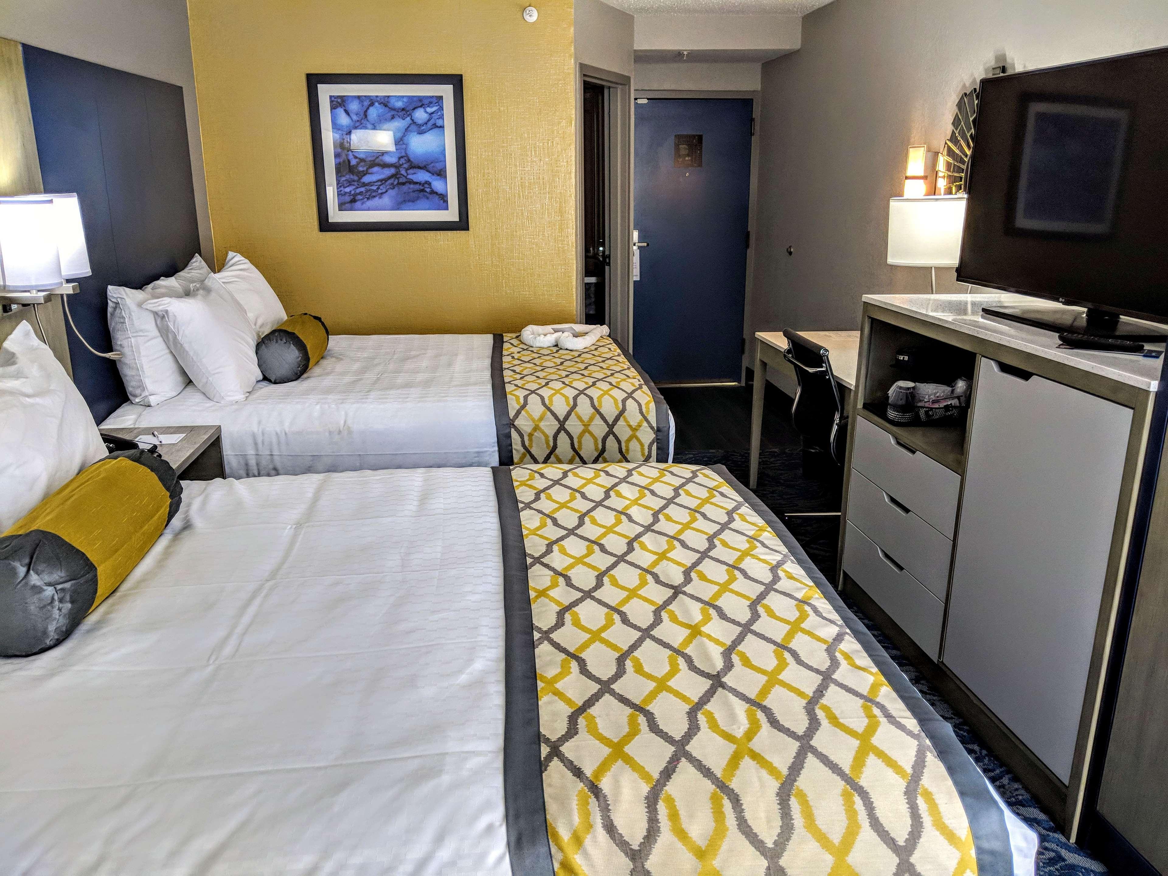 Best Western Plus Bloomington East Exterior photo
