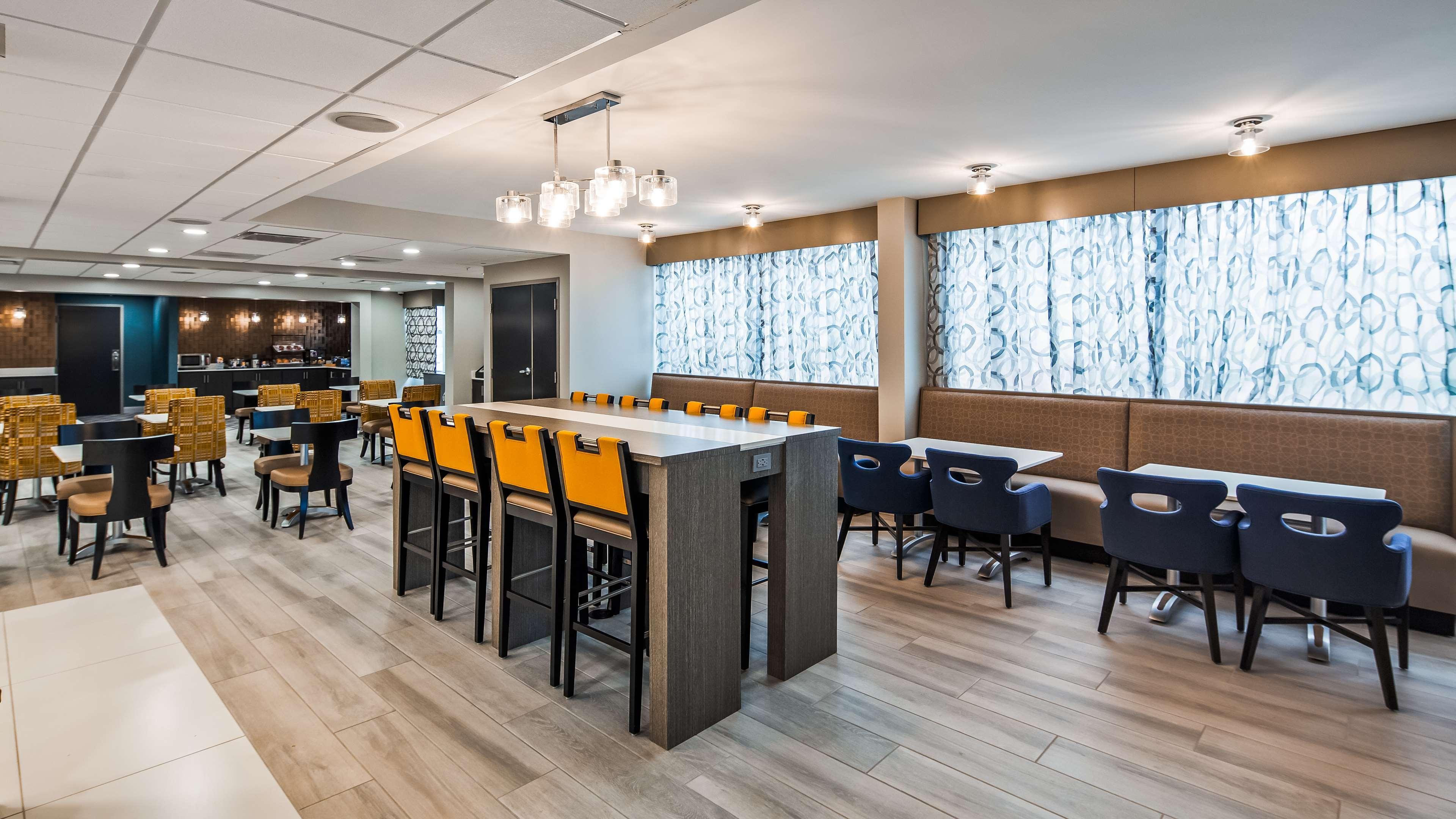 Best Western Plus Bloomington East Exterior photo