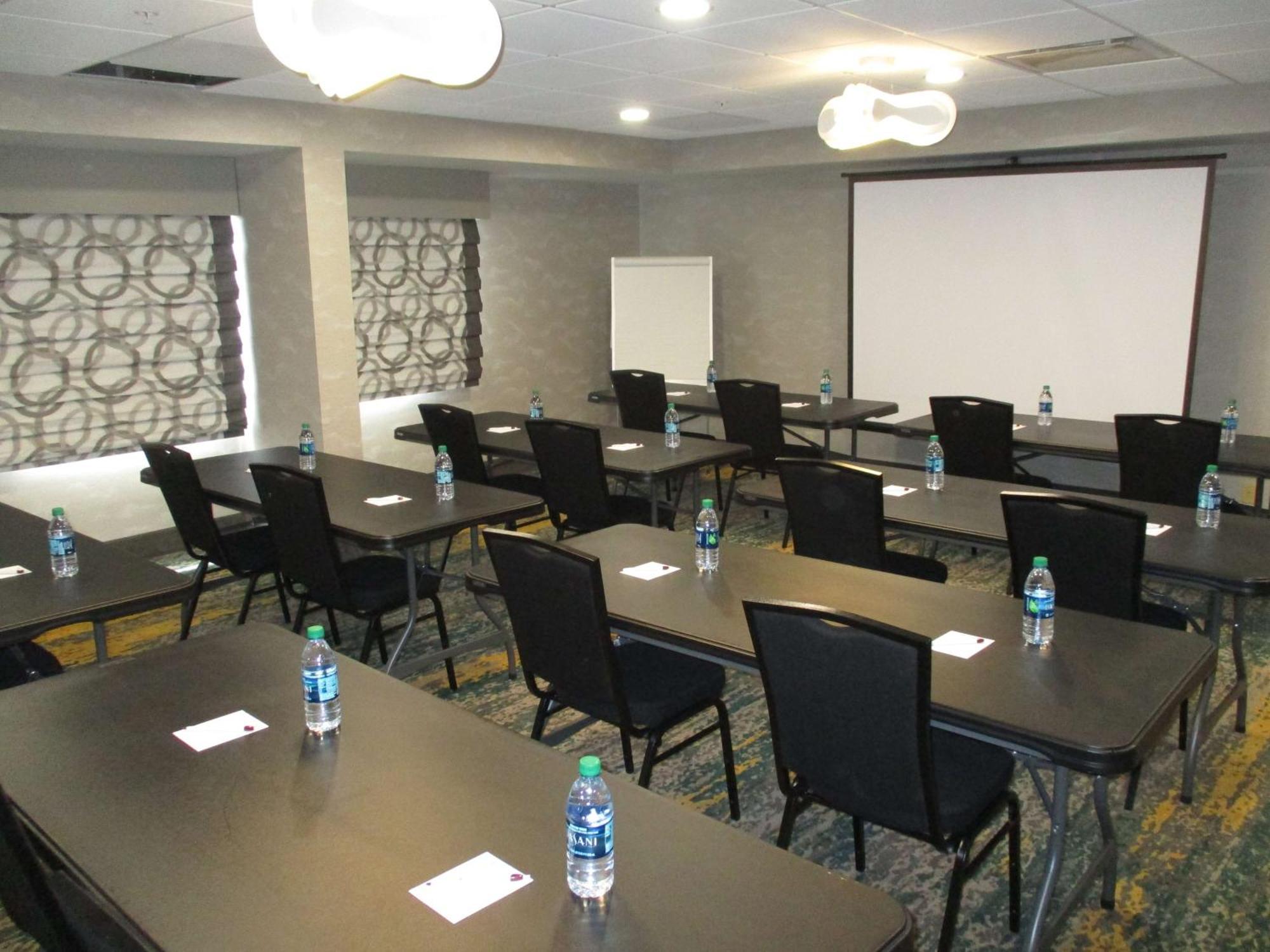 Best Western Plus Bloomington East Exterior photo